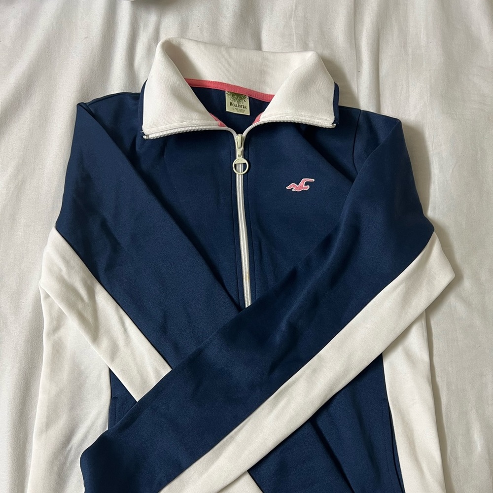 Hollister girls sweater